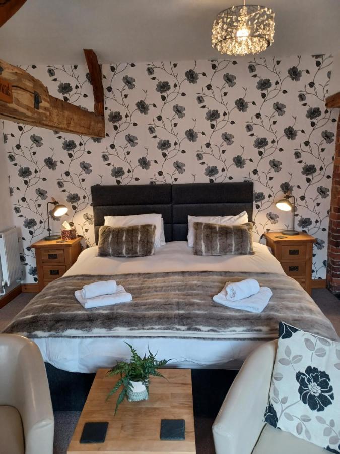 Bed and Breakfast The Bear Rhayader Exterior foto