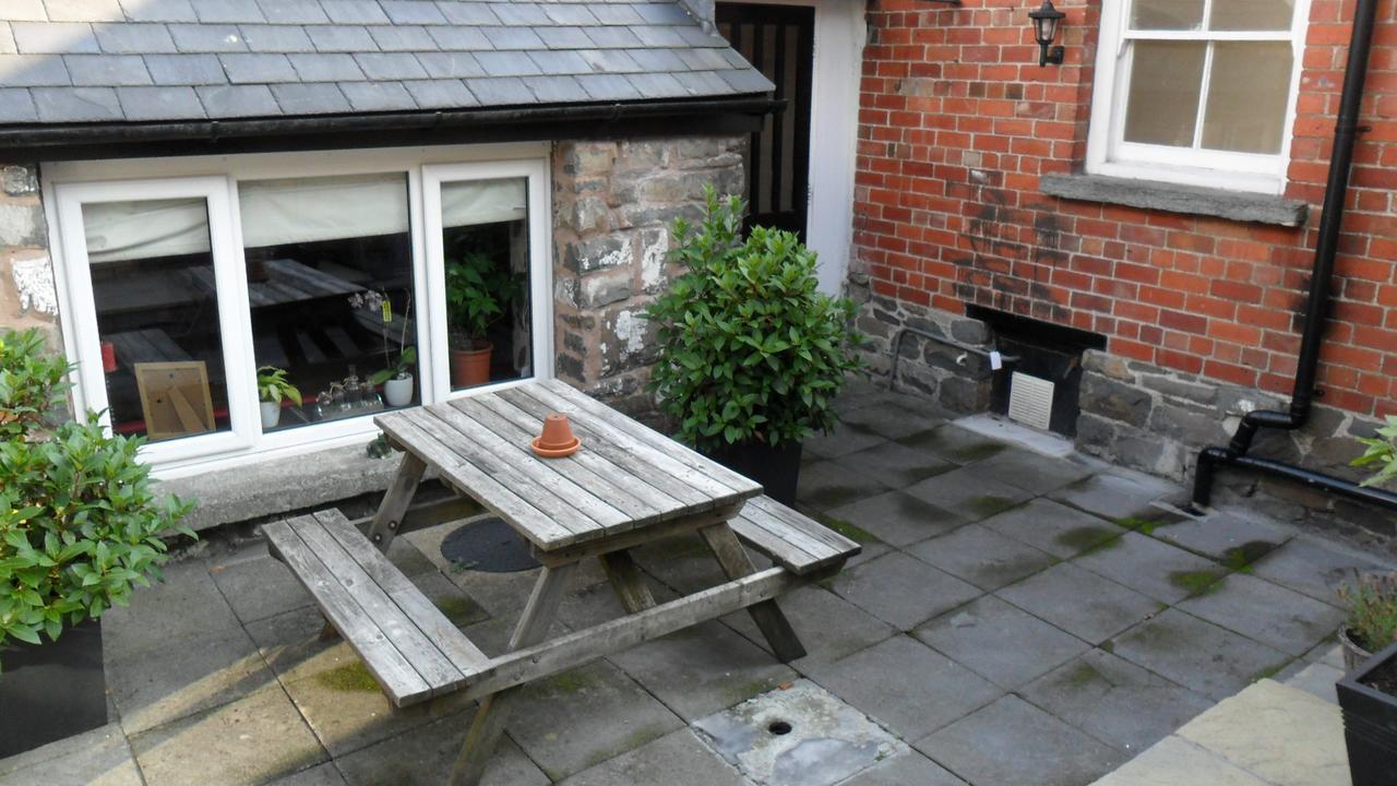 Bed and Breakfast The Bear Rhayader Exterior foto